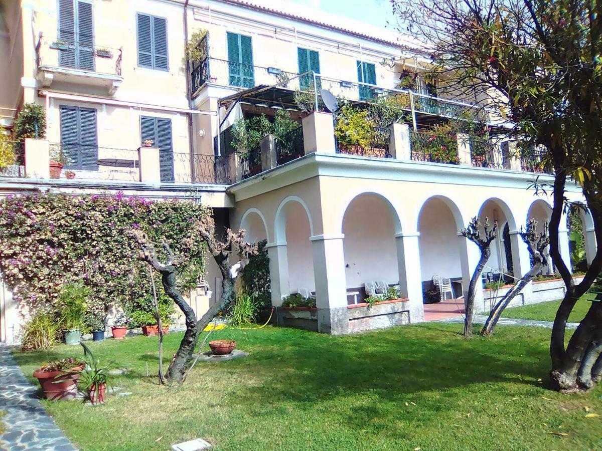 Lorenzo Apartment Levanto Exteriör bild